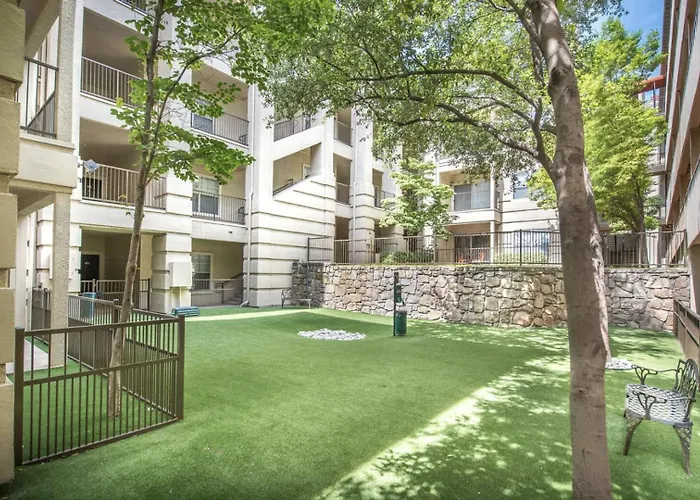 Apartment Landing - The Henderson *